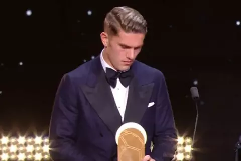 الكرة الذهبية 2025.. جيوكيريس يفوز بجائزة جيرد مولر لأفضل هداف 